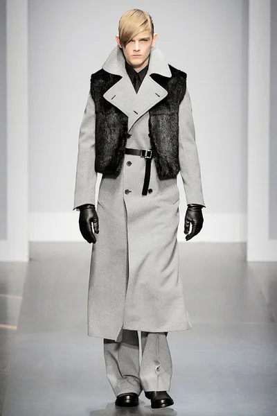 Look 3
